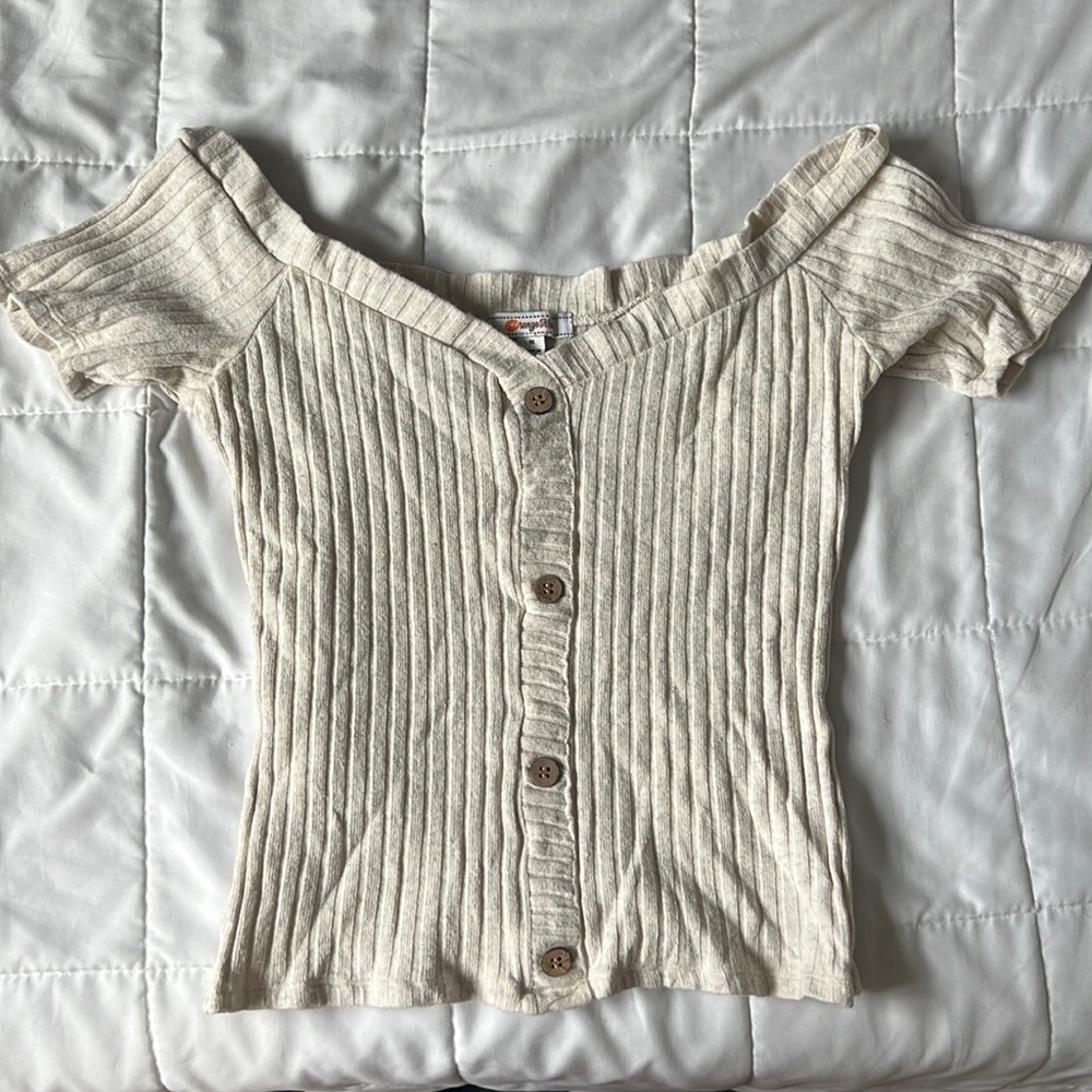 cropped shirt